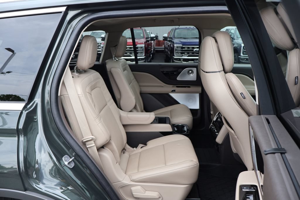 Used 2023 Lincoln Aviator Reserve w/ Equipment Group 201A AWD/4WD image 27