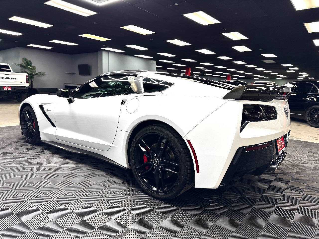 Used 2016 Chevrolet Corvette Stingray Coupe w/ 2LT Preferred Equipment Group image 8
