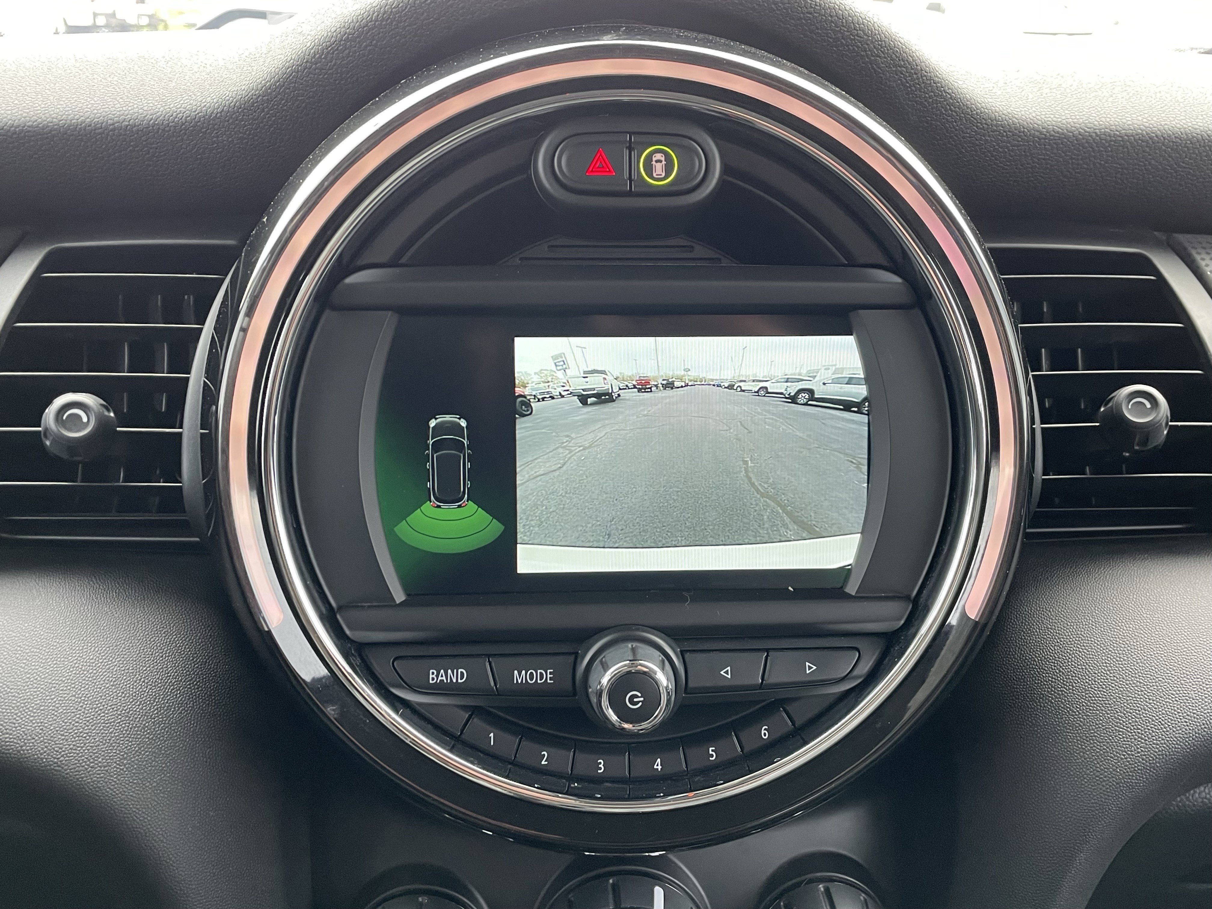 Used 2020 MINI Cooper 4-Door Hardtop w/ Storage Package image 30