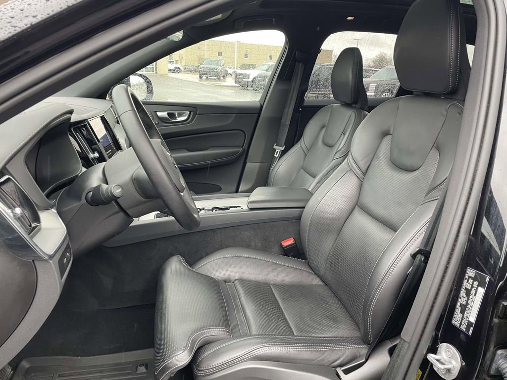 Used 2024 Volvo XC60 T8 Ultimate w/ Climate Package image 8