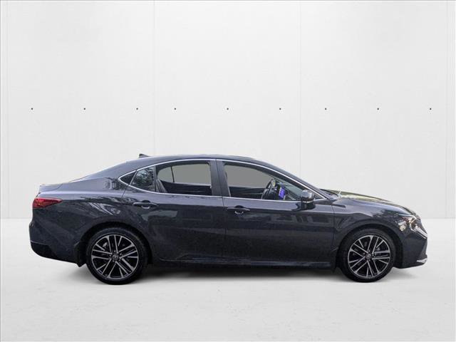 Used 2025 Toyota Camry XLE image 4