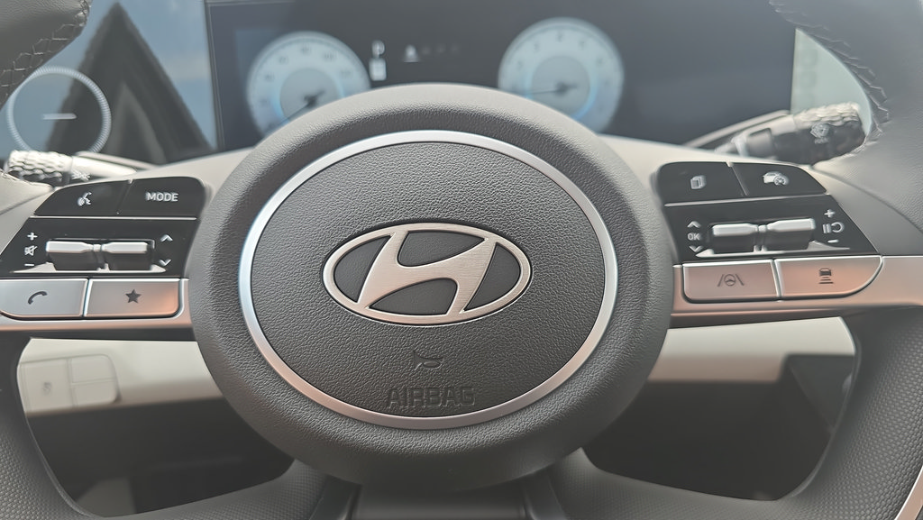 New 2026 Hyundai Elantra Limited FWD image 12