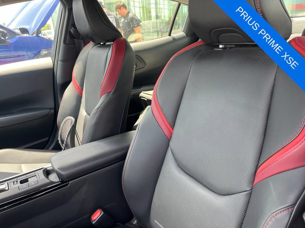 Used 2024 Toyota Prius Prime Premium w/ Advanced Technology Package FWD image 11