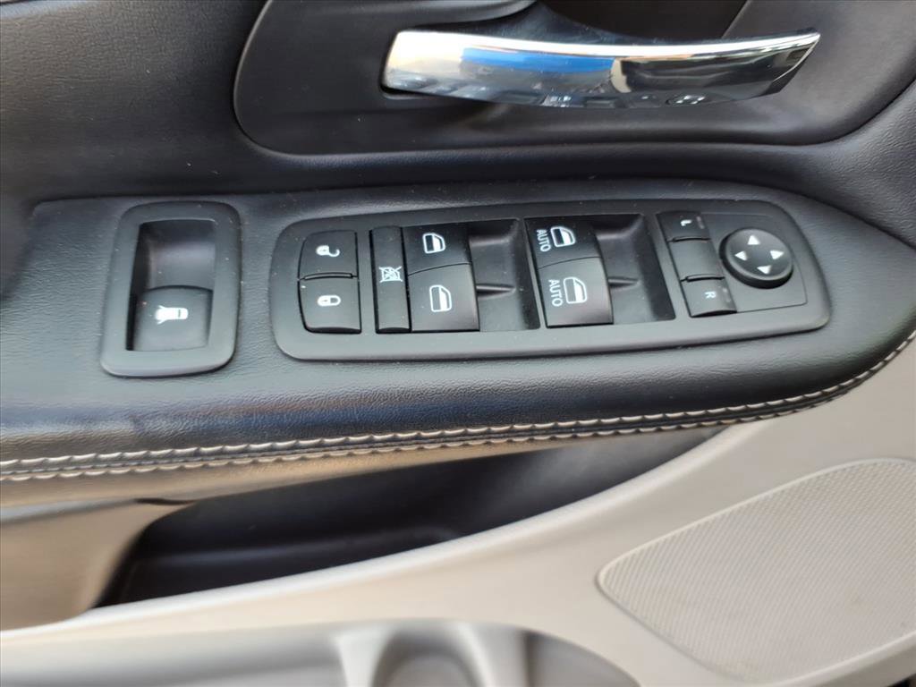 Used 2018 Dodge Grand Caravan SXT FWD image 25