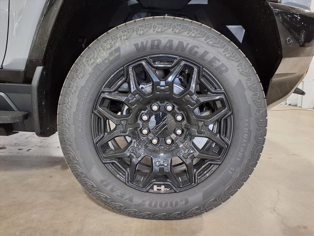 Used 2026 GMC Hummer EV SUV image 5