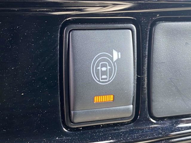 Used 2023 Nissan Titan PRO-4X image 32