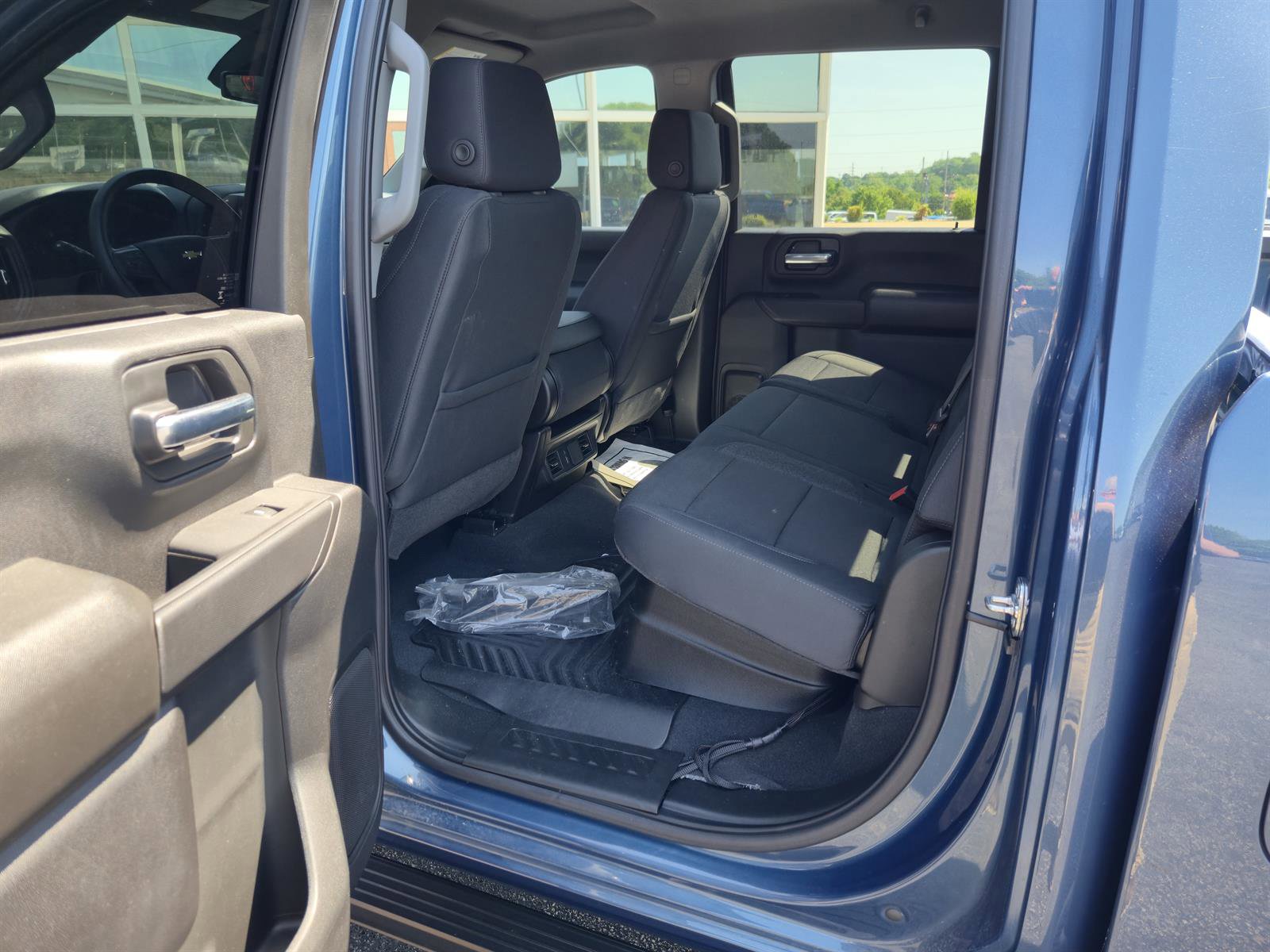 Used 2025 Chevrolet Silverado 2500 Custom w/ Custom Value Package AWD/4WD image 21