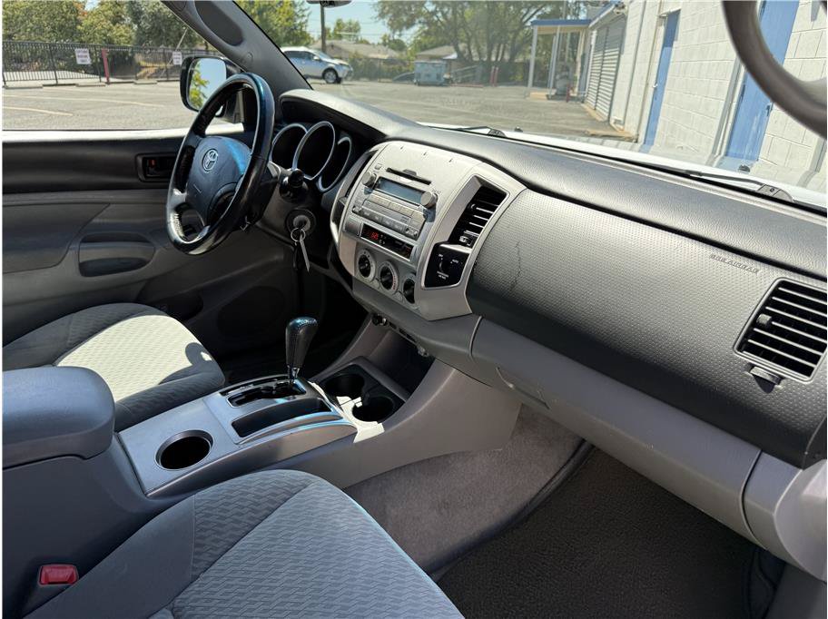 Used 2010 Toyota Tacoma 2WD Access Cab image 14