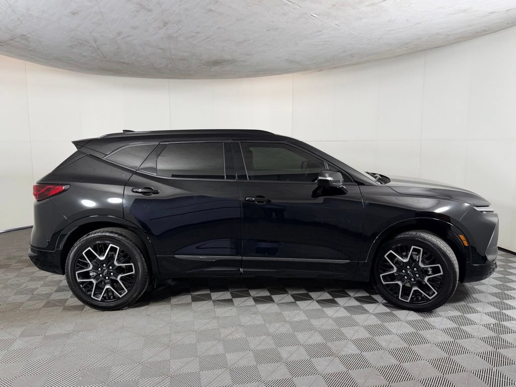Certified 2023 Chevrolet Blazer RS w/ Driver Confidence II Package AWD/4WD image 7
