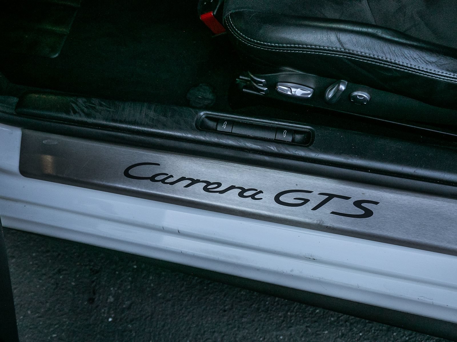 Used 2011 Porsche 911 Carrera GTS RWD image 19