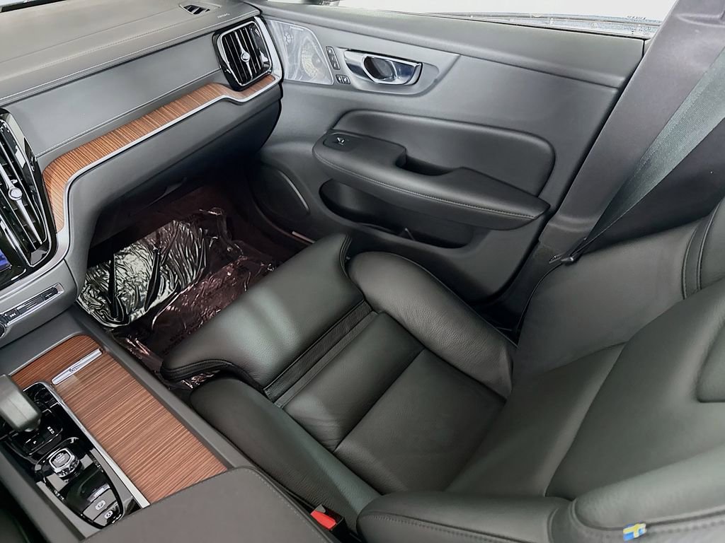 Used 2023 Volvo S60 B5 Ultimate w/ Climate Package image 25