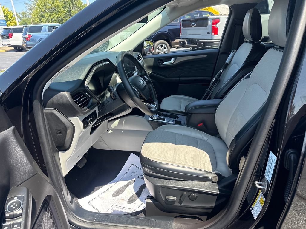 Used 2024 Ford Escape SE FWD image 38