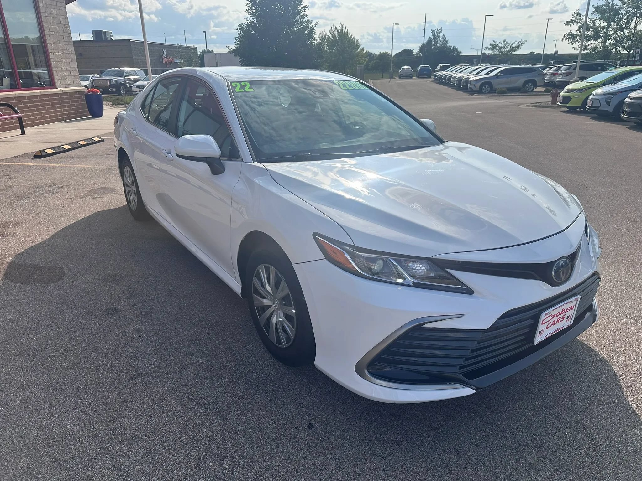 Used 2022 Toyota Camry LE FWD image 3