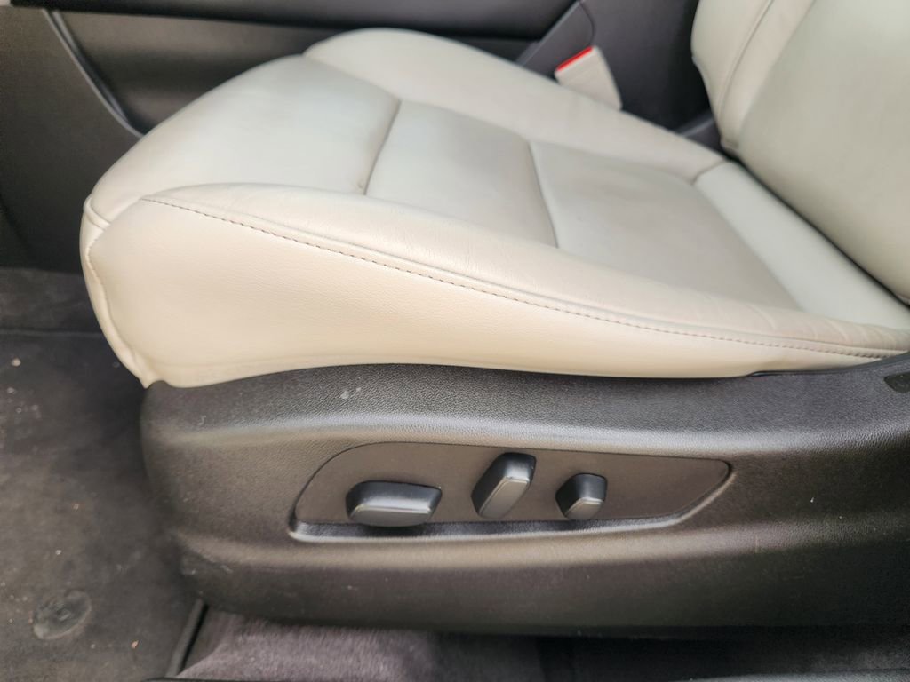 Certified 2023 Cadillac XT4 Premium Luxury w/ Cold Weather Package image 26