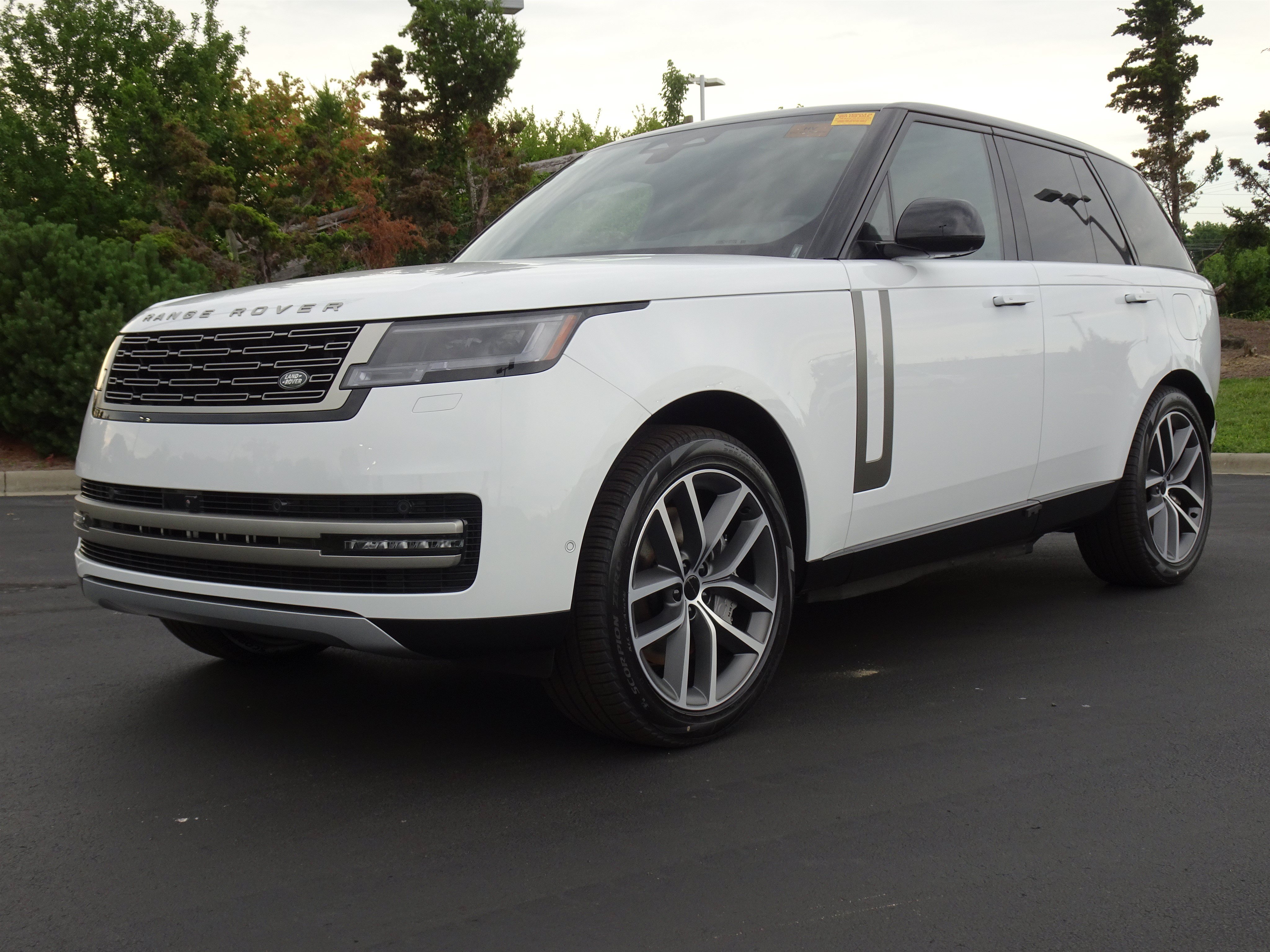 New 2026 Land Rover Range Rover SE AWD/4WD image 6