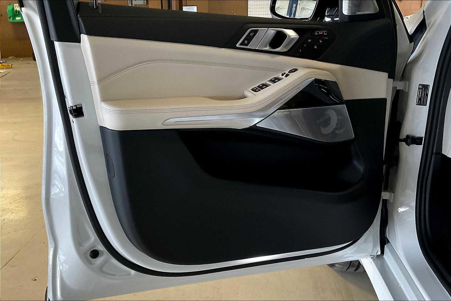 New 2026 BMW X7 M60i image 10