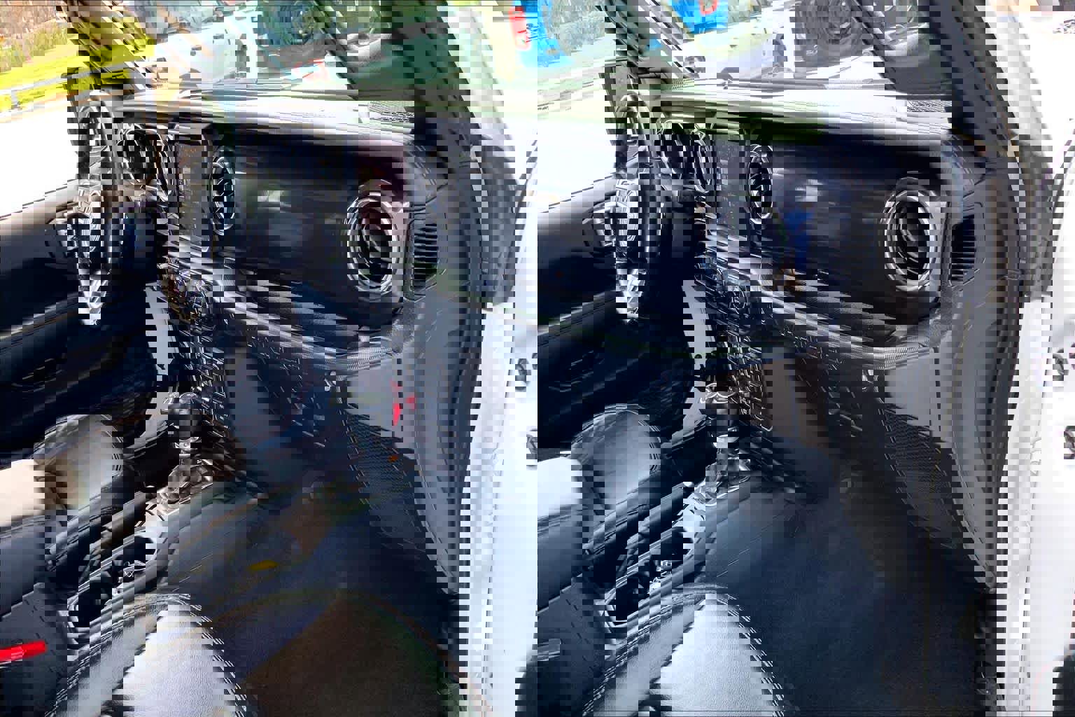 Used 2023 Jeep Wrangler Rubicon 392 image 19