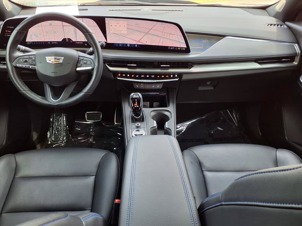 Used 2024 Cadillac XT4 Sport w/ Cold Weather Package FWD image 15