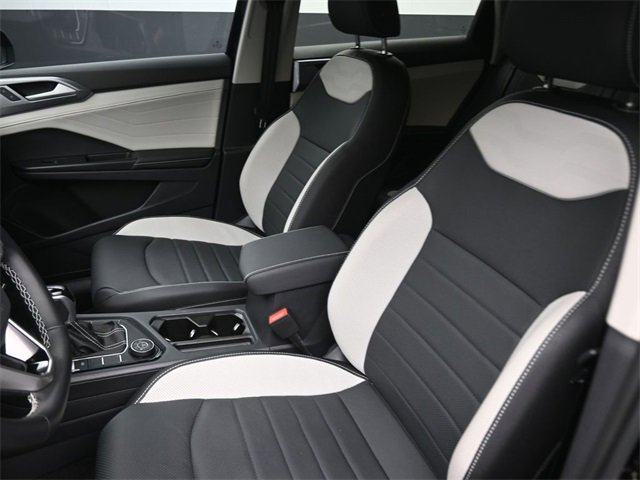New 2025 Volkswagen Taos SEL w/ Black Wheel Plus Package image 19