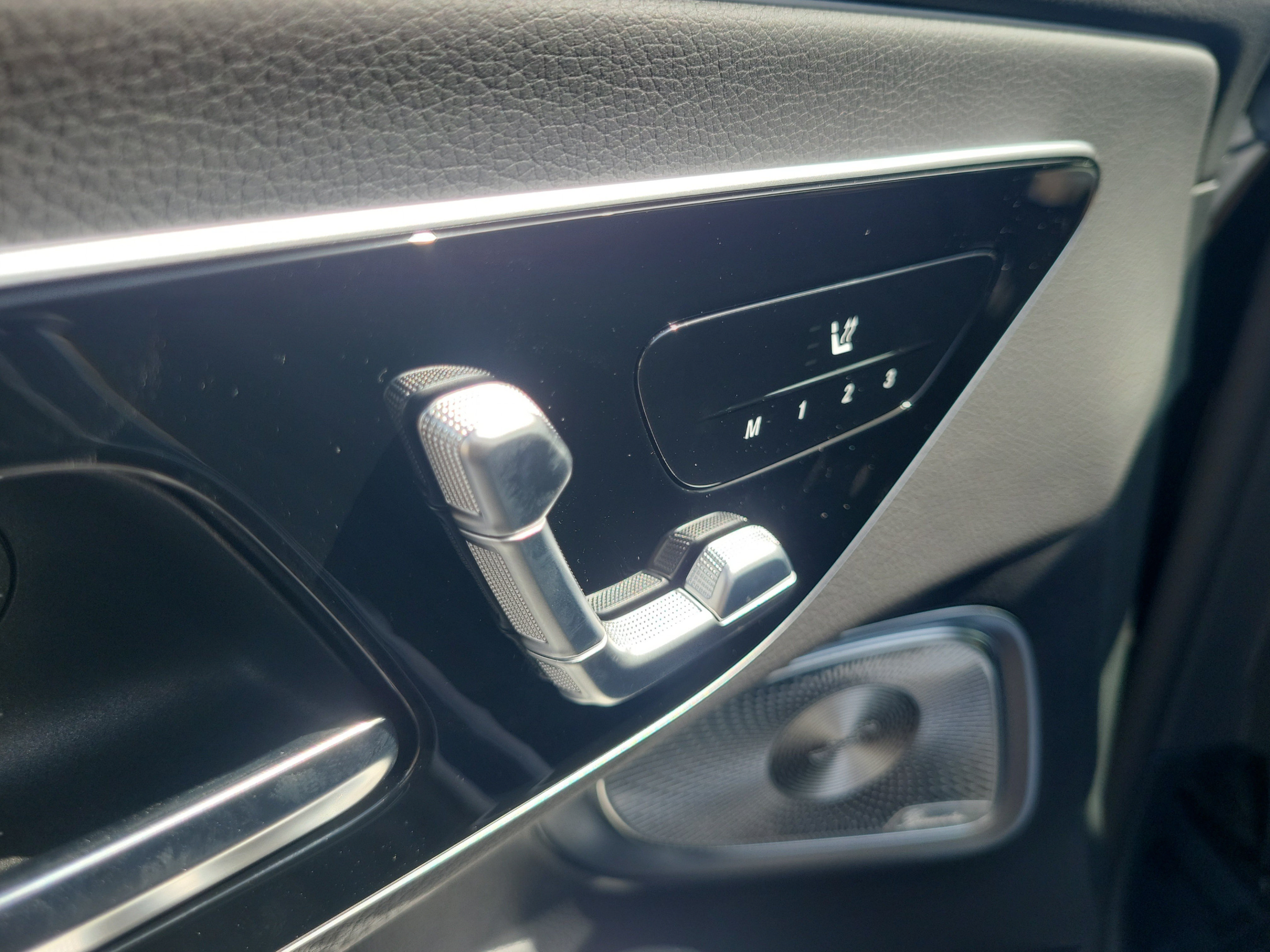 New 2026 Mercedes-Benz CLE 300 4MATIC Coupe image 9