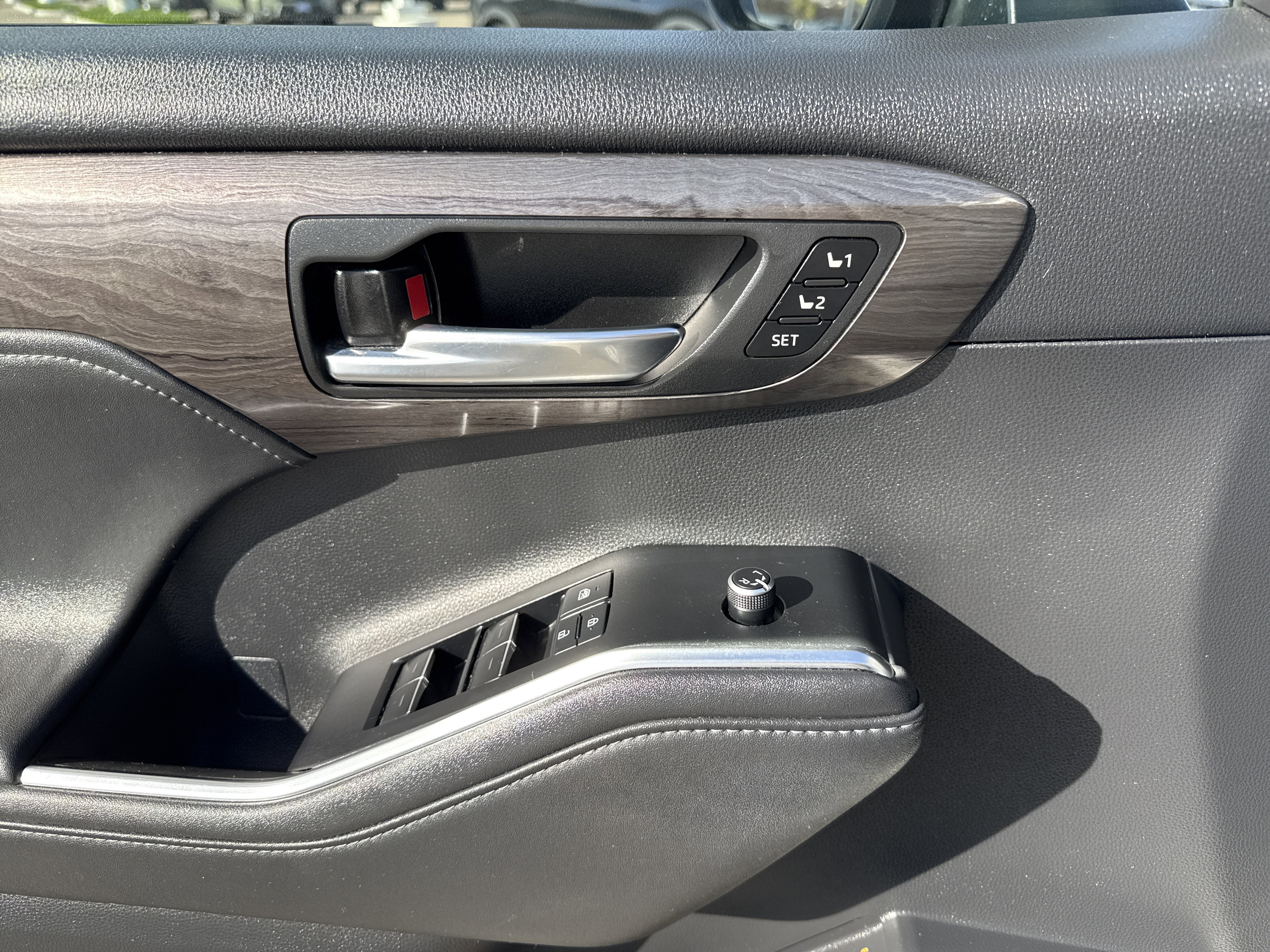 Used 2021 Toyota Highlander Limited image 20