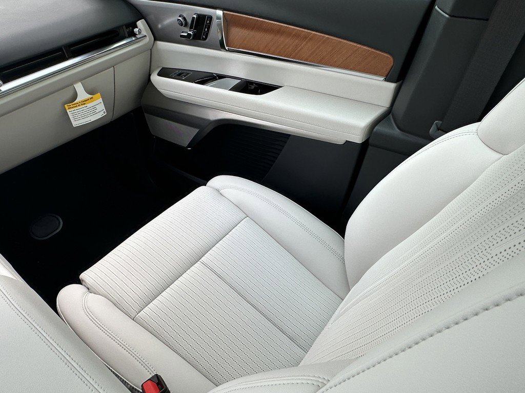 New 2026 Cadillac Vistiq Luxury image 14