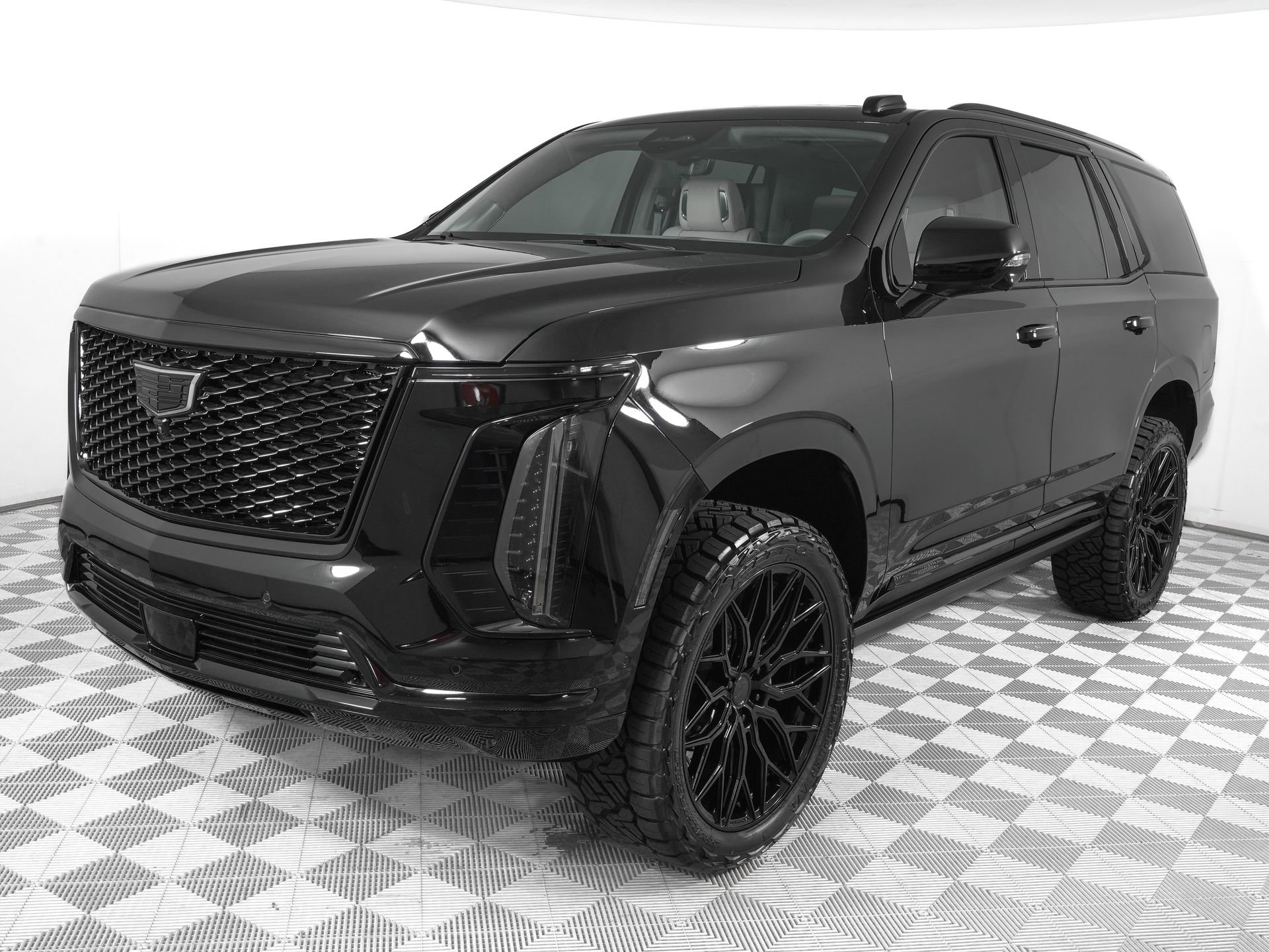 Used 2026 Cadillac Escalade Platinum Sport w/ LPO, Floor Liner Package AWD/4WD image 9