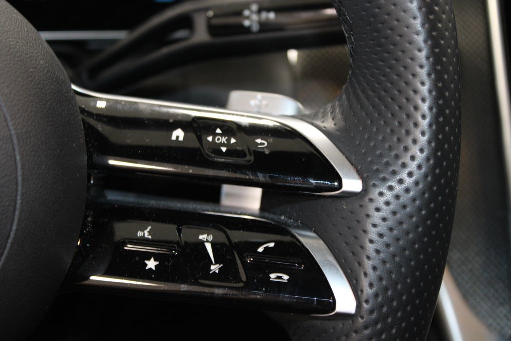 Used 2024 Mercedes-Benz GLC 300 4MATIC image 22