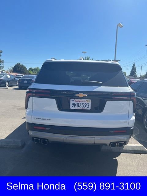 Used 2024 Chevrolet Traverse LT image 4