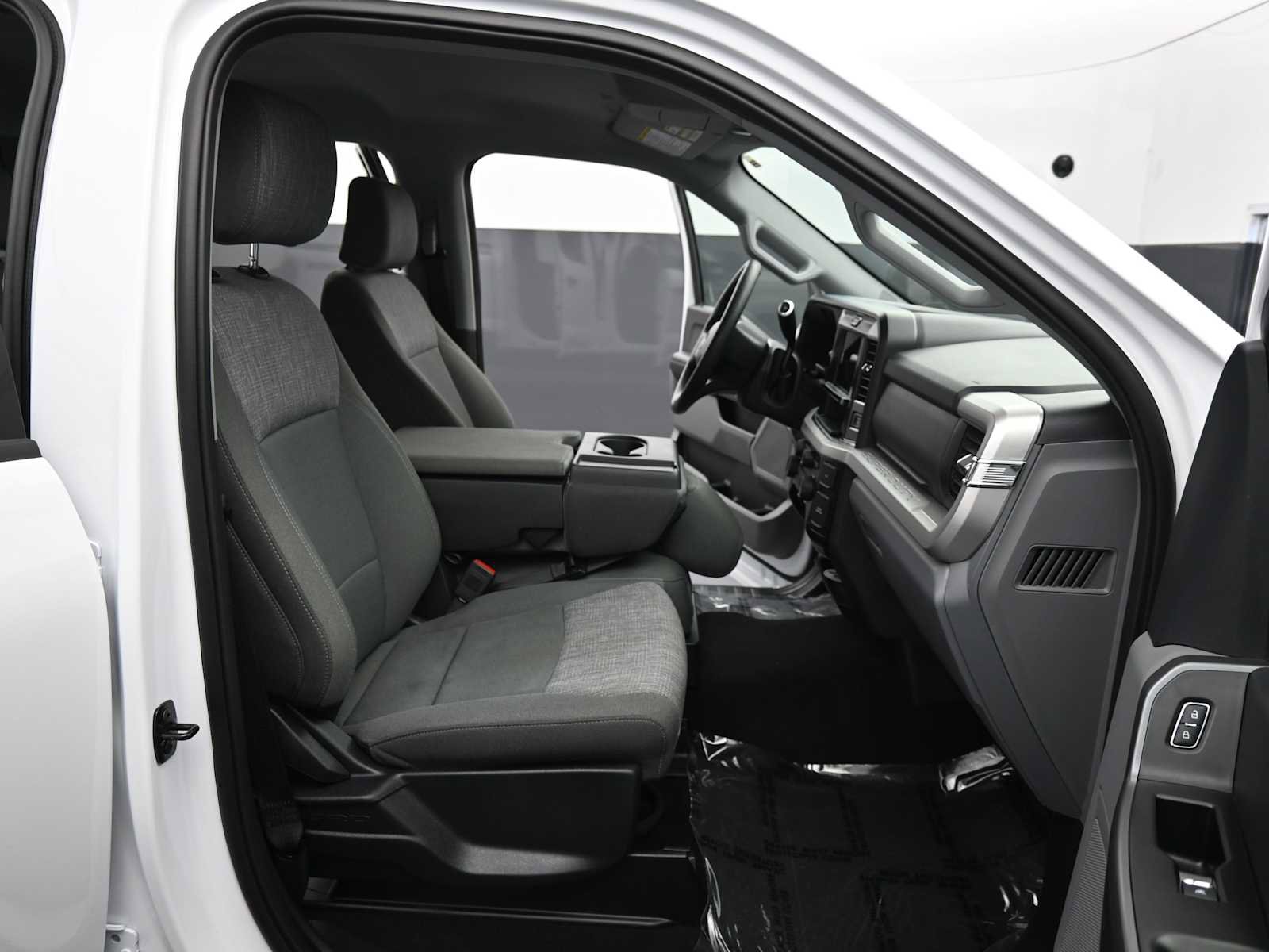 Used 2025 Ford F250 XLT image 13