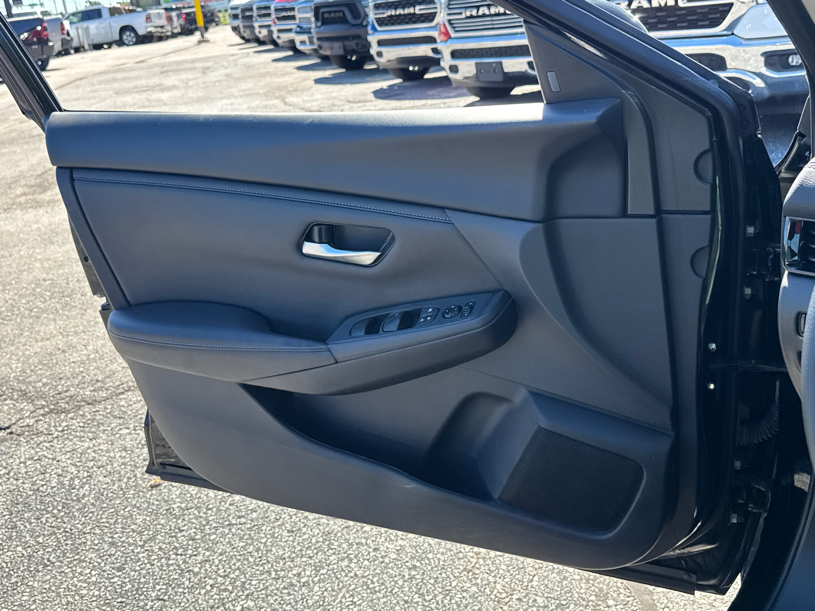 Used 2025 Nissan Sentra SV FWD image 16