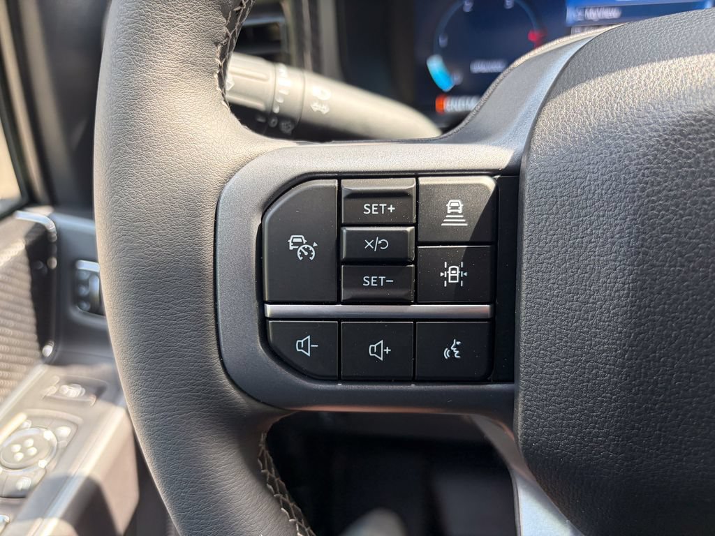 New 2026 Ford F250 Lariat w/ Black Appearance Package AWD/4WD image 50