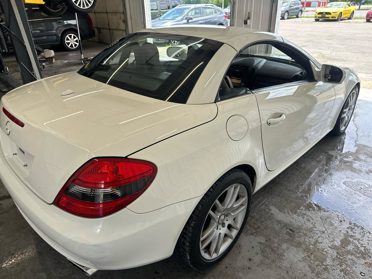 Used 2009 Mercedes-Benz SLK 300 image 22