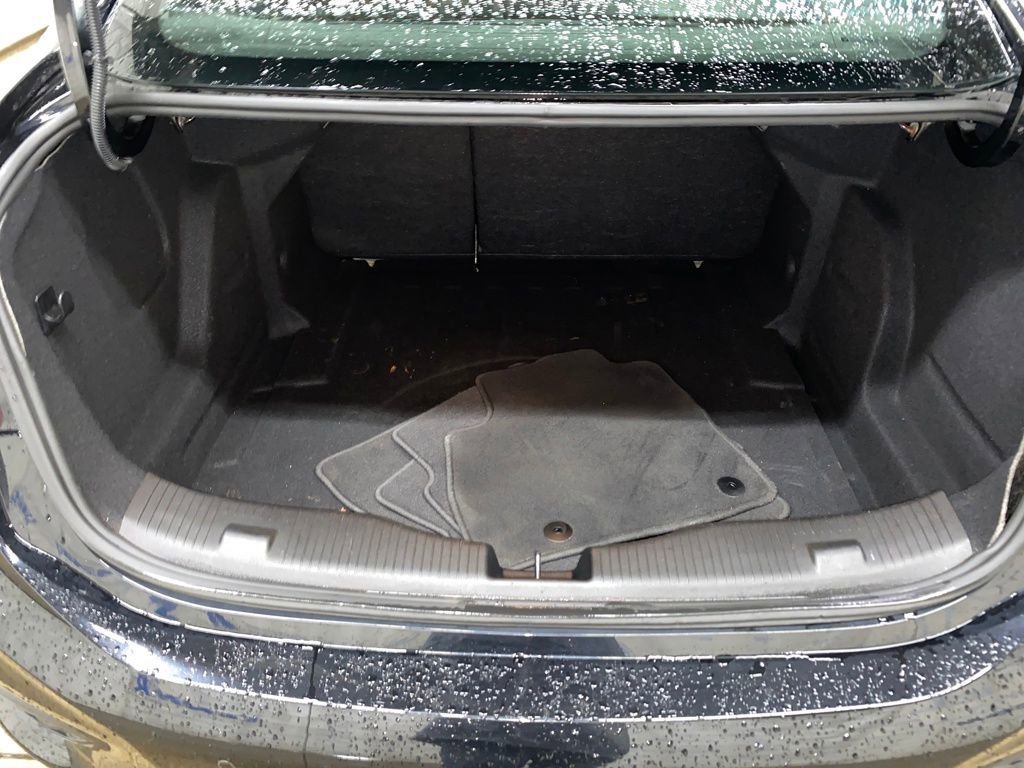 Used 2018 Chevrolet Cruze LT w/ Convenience Package image 15