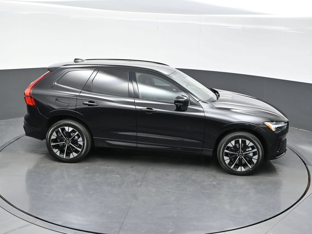 New 2026 Volvo XC60 T8 Plus w/ Climate Package PRO AWD/4WD image 34