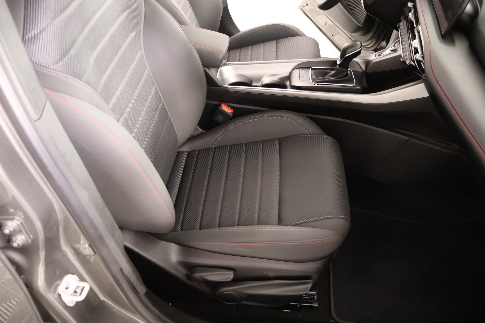 Used 2025 Dodge Hornet GT AWD/4WD image 12