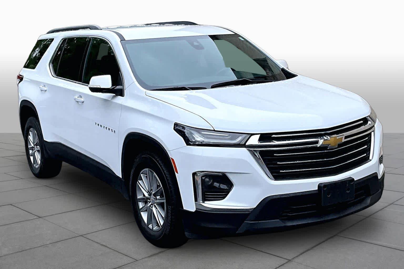 Used 2023 Chevrolet Traverse LT AWD/4WD image 3