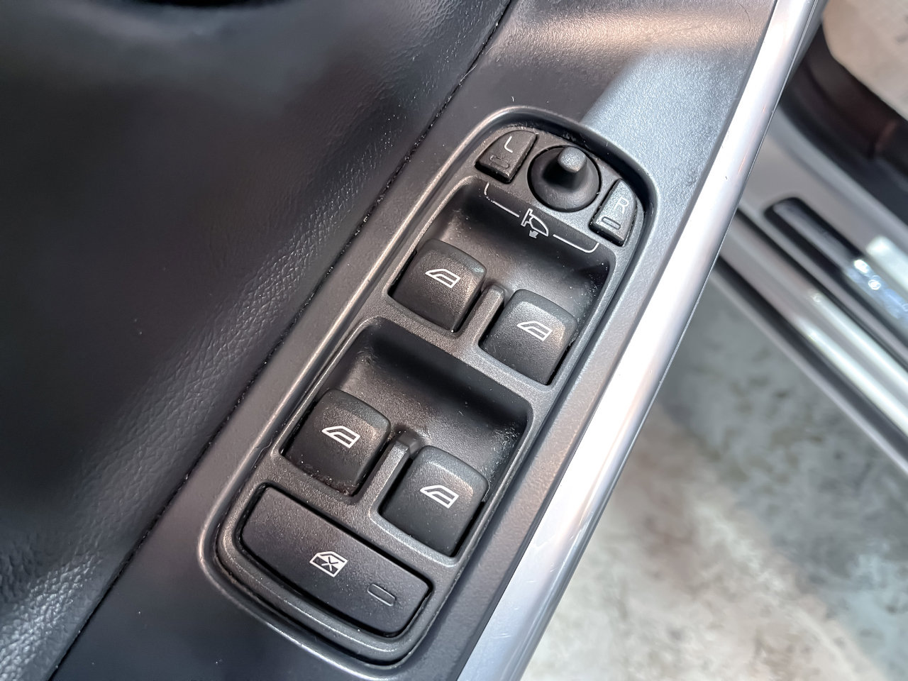 Used 2016 Volvo S60 T5 Premier image 13