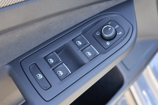 New 2025 Volkswagen GTI SE image 18