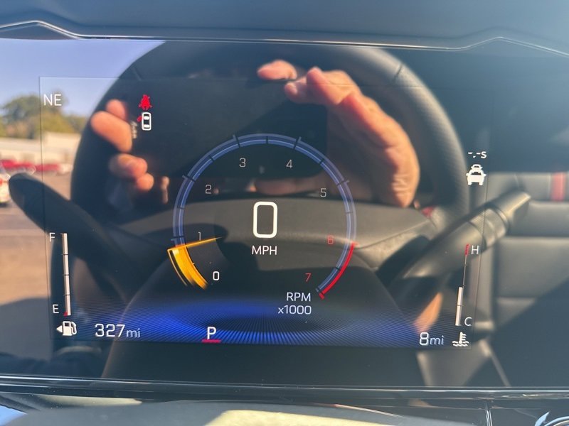 New 2025 Chevrolet Trax RS w/ Sunroof Package image 11