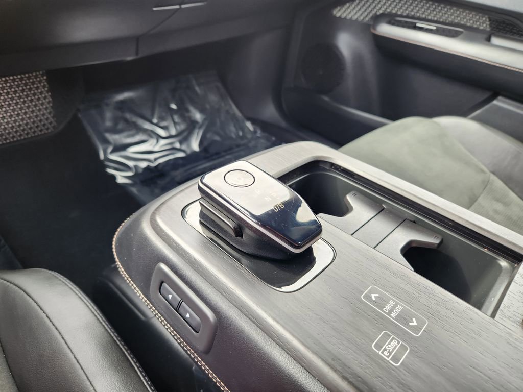 Used 2023 Nissan Ariya FWD image 17