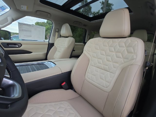 New 2026 Nissan Armada Platinum w/ Accent Package AWD/4WD image 11