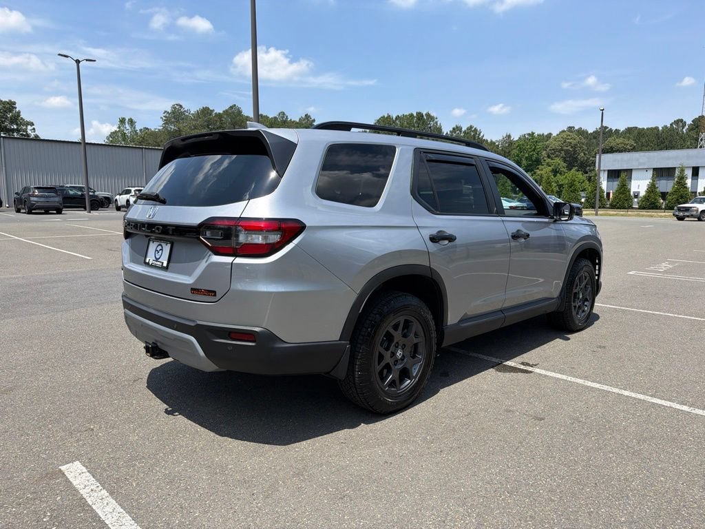 Certified 2025 Honda Pilot TrailSport image 5