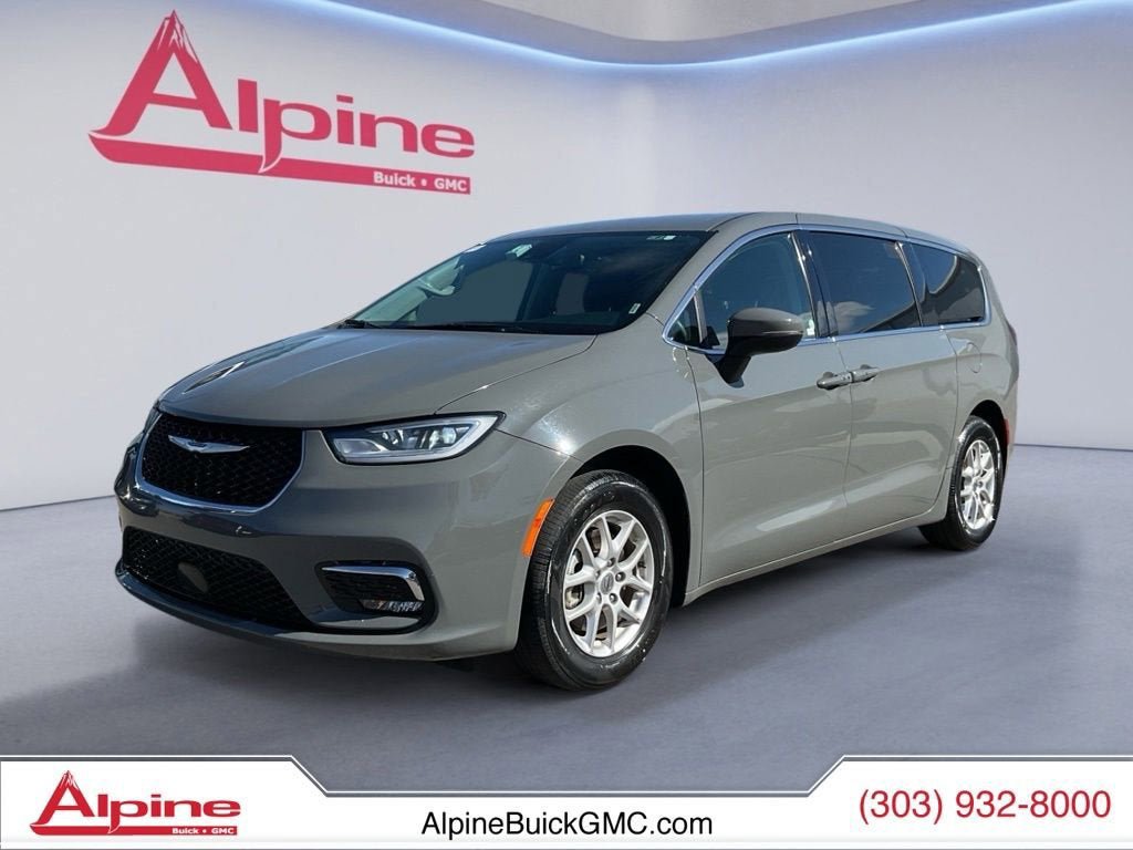 Used 2023 Chrysler Pacifica Touring-L