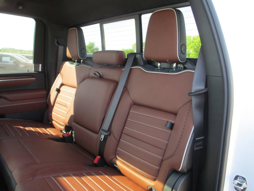 New 2026 GMC Sierra 2500 Denali Ultimate AWD/4WD image 16