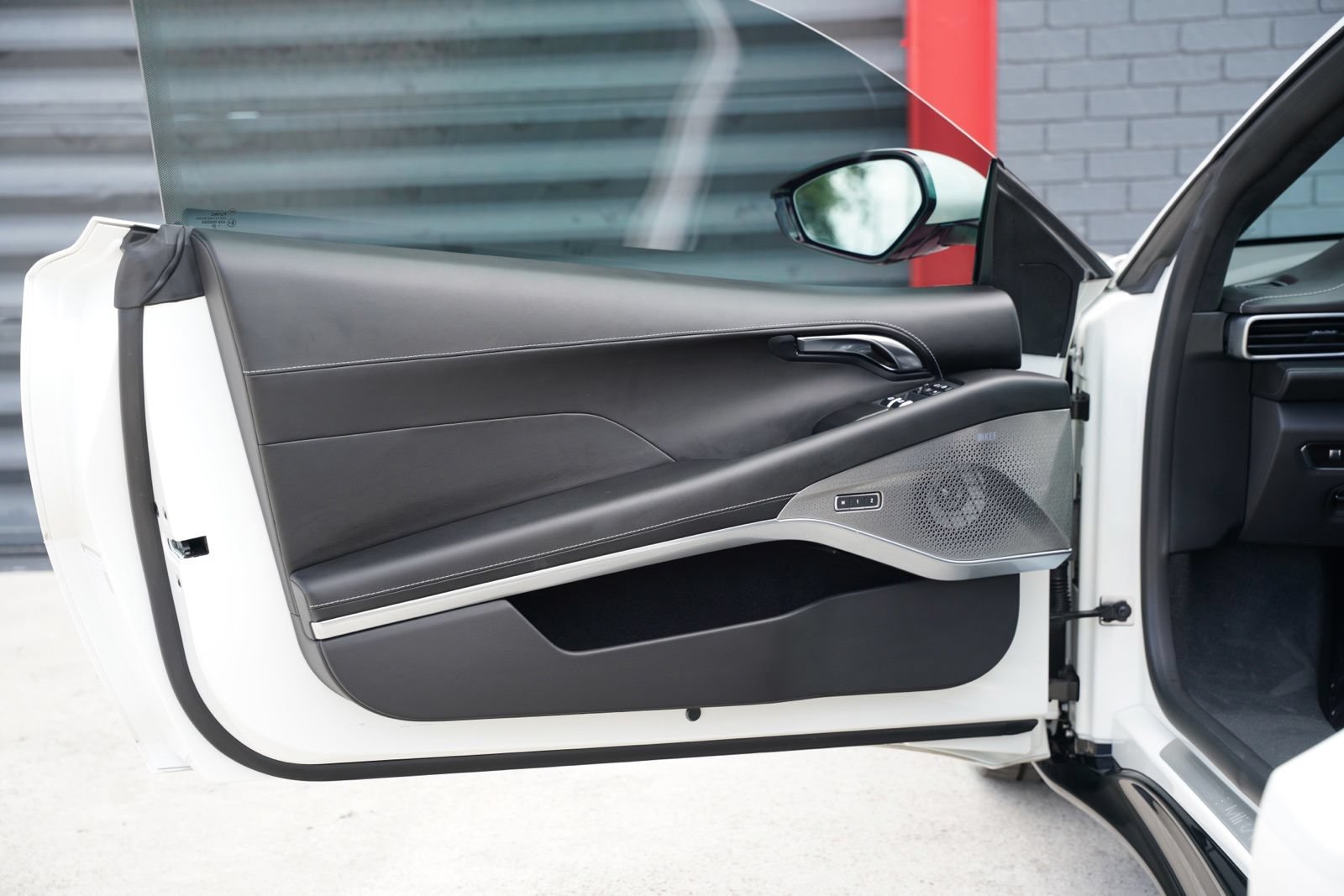 Used 2025 Lotus Emira RWD image 27