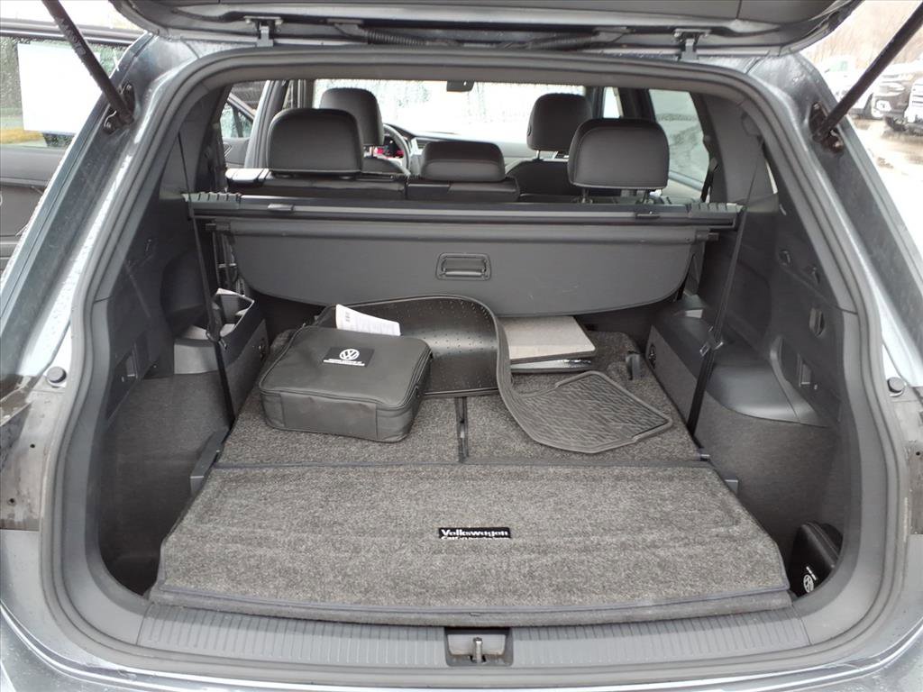 Used 2023 Volkswagen Tiguan SE R-Line image 13