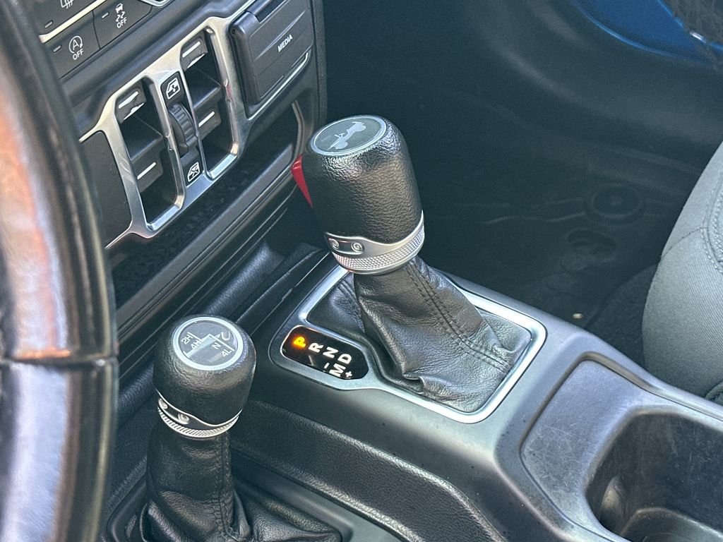 Used 2022 Jeep Wrangler Unlimited Sport image 19