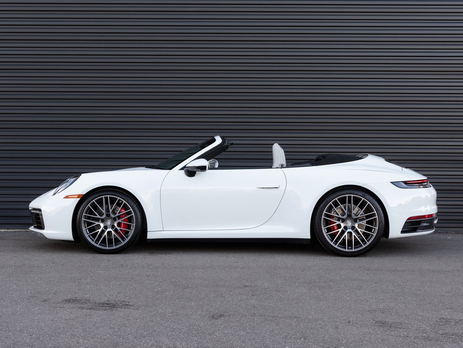 Used 2024 Porsche 911 Carrera S image 2