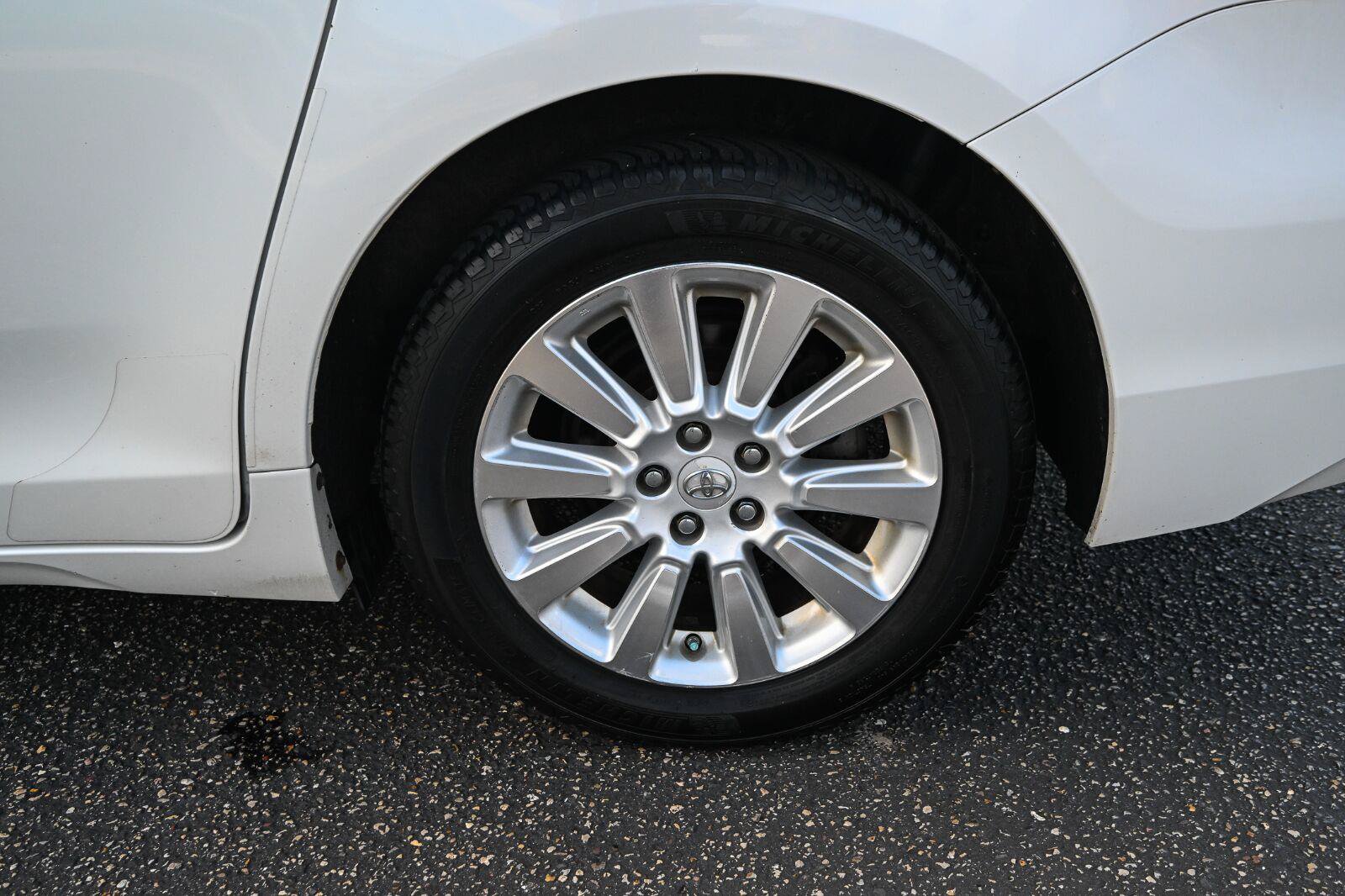 Used 2011 Toyota Sienna Limited w/ Premium Pkg FWD image 13